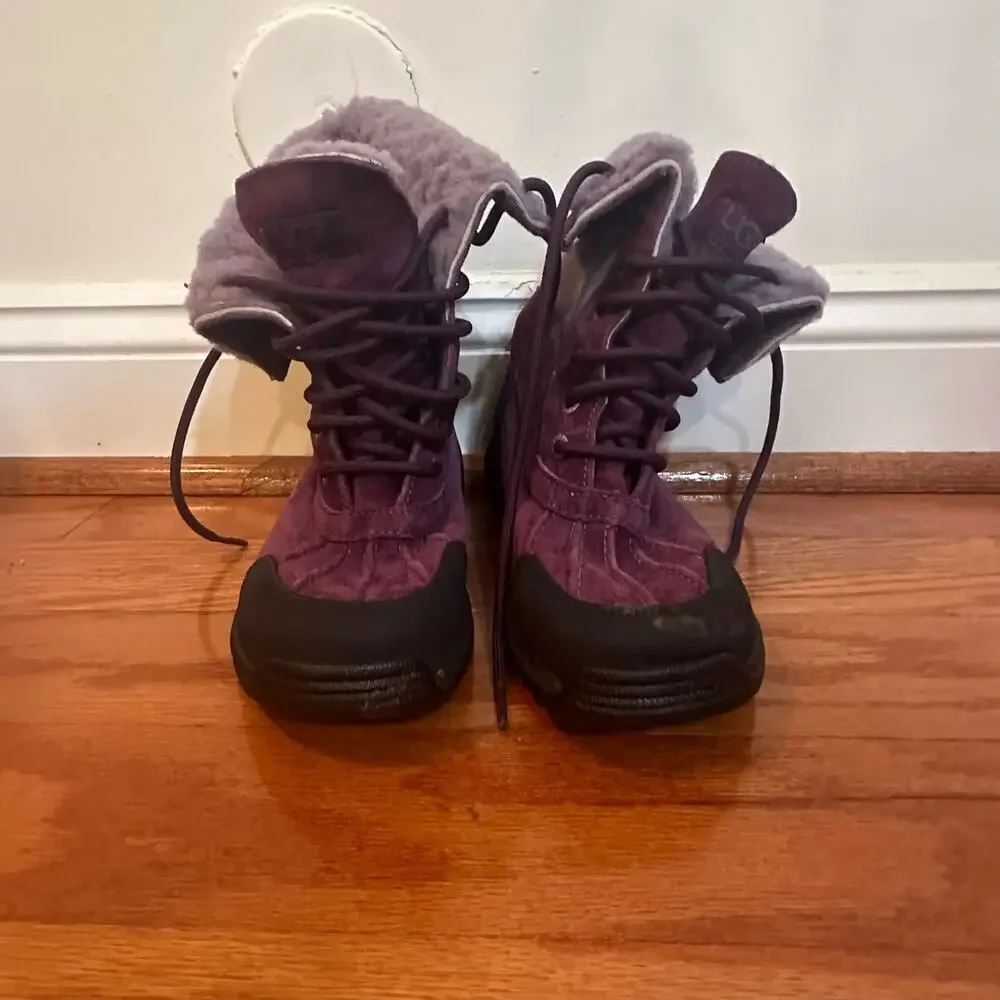 UGG Gir's Butte Boots sz 4 Snow Boots Insulated Winter Boots Waterproof
